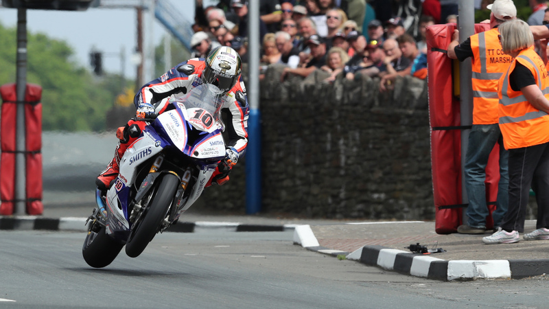 TT 2018: Hickman vince la Senior e straccia il record