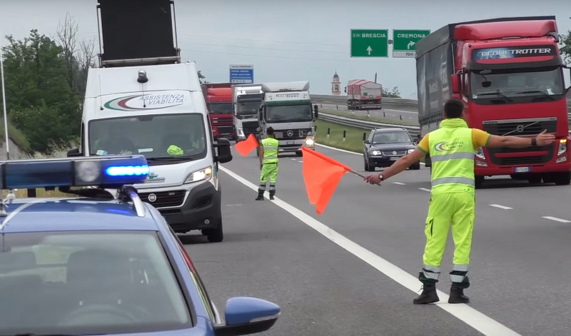 I mezzi del soccorso stradale chiamati dalla colonnina