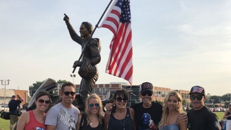 Nicky Hayden, inaugurata la statua a Owensboro