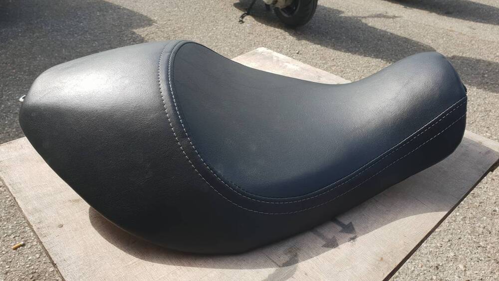Sella monoposto Harley Davidson Sportster Iron Harley-Davidson (2)