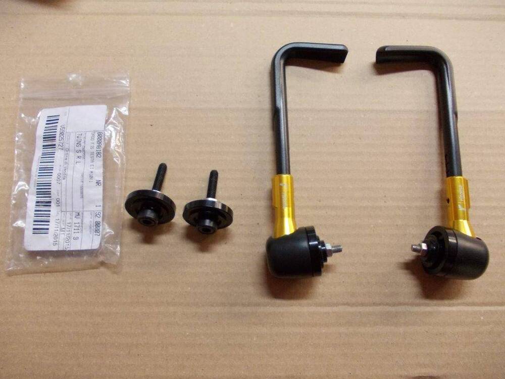 Leve-Paraleve-Serbatoio Triumph VV Rizoma (5)