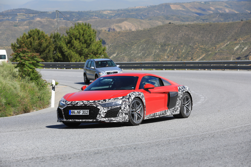 Audi R8 restyling, le foto spia