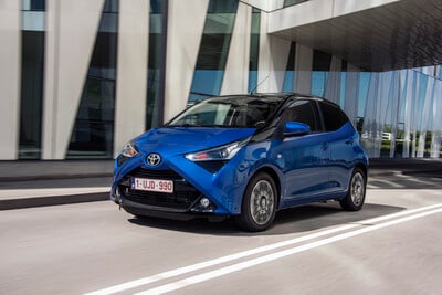 Toyota Aygo restyling 2018 | la citycar aggiorna il look e il motore [Video]