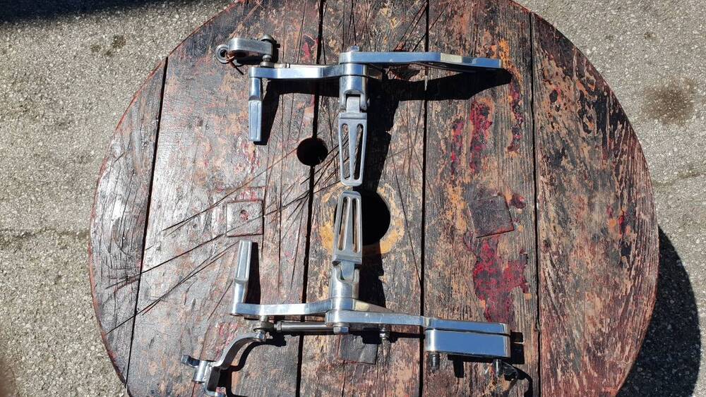 Pedane avanzate Rizoma per Honda Shadow 750 (5)