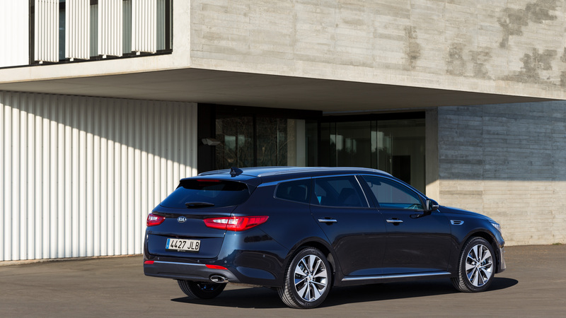 Kia Optima Sportswagon, la super station coreana fa tremare i tedeschi [Video]