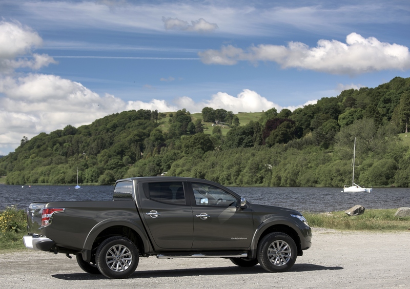 Mitsubishi L200 (2014-15) (2)