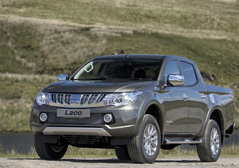 Mitsubishi L200 (2014-15) (9)