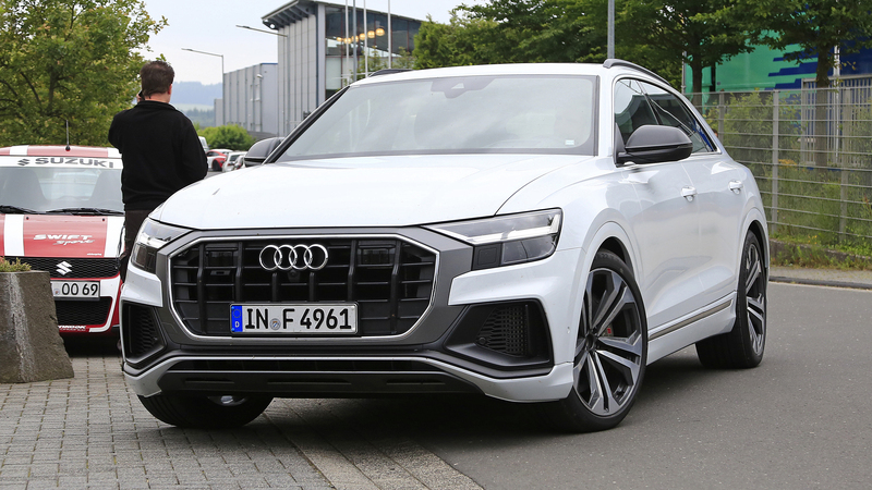 Audi S Q8 in arrivo la versione pi&ugrave; sportiva 