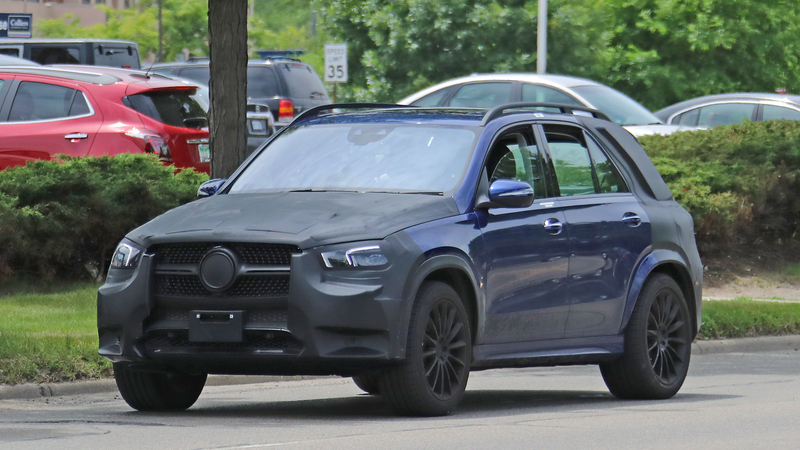 Mercedes GLE 2019, beccata la nuova versione dentro e fuori 