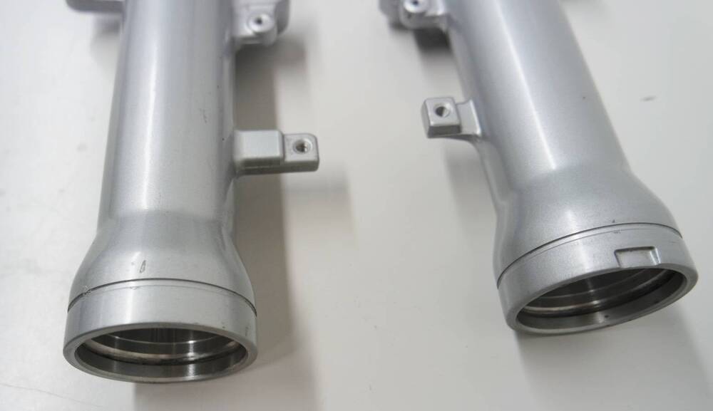 Fodero fork SV650 s Suzuki (4)