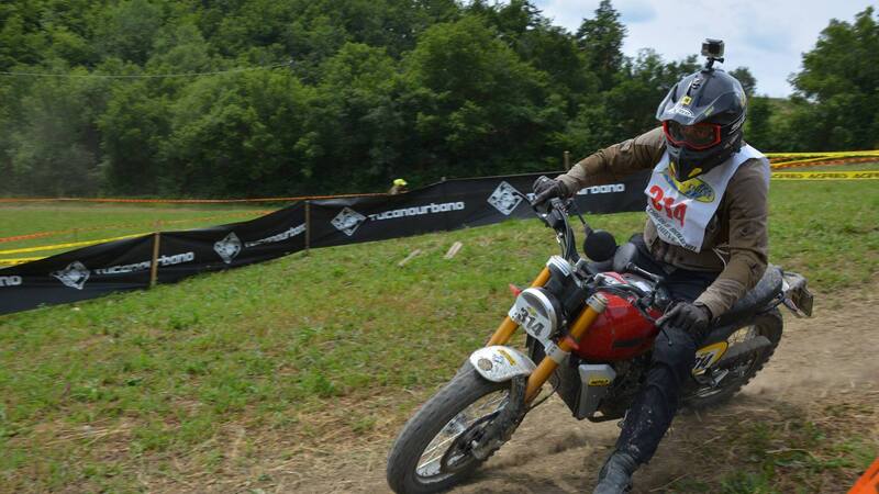 Grande sfida al Trofeo Italiano Scrambler in sella alla Caballero 125 col presidente della FMI!