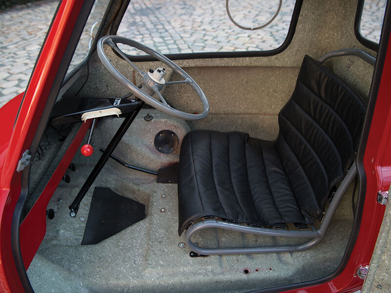 L&#039;interno di una Peel P50 originale