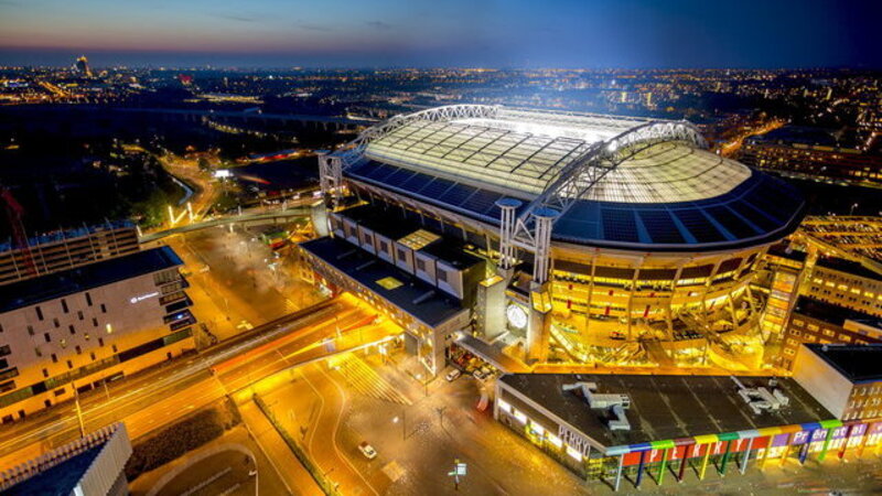 Le batterie della Nissan Leaf per lo stadio di Amsterdam