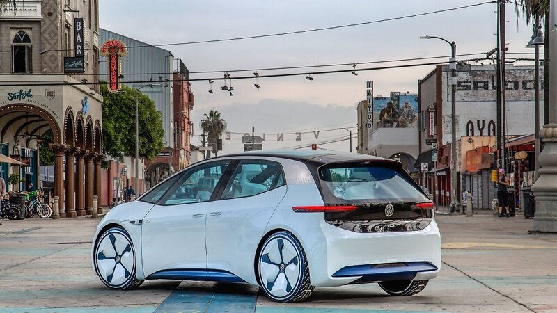 Volkswagen, obbiettivo car sharing elettrico per il 2019