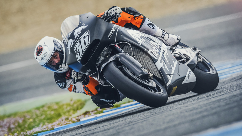 KTM, test bagnati per la RC16