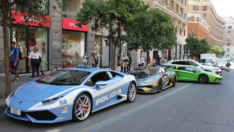 Un Toro nel centro di Roma: Lamborghini apre lo showroom nella Capitale