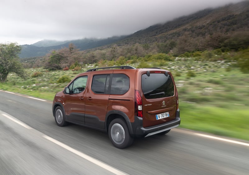 Peugeot Rifter (2018-->>) (14)