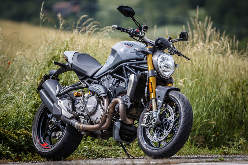 Ducati Monster 1200S