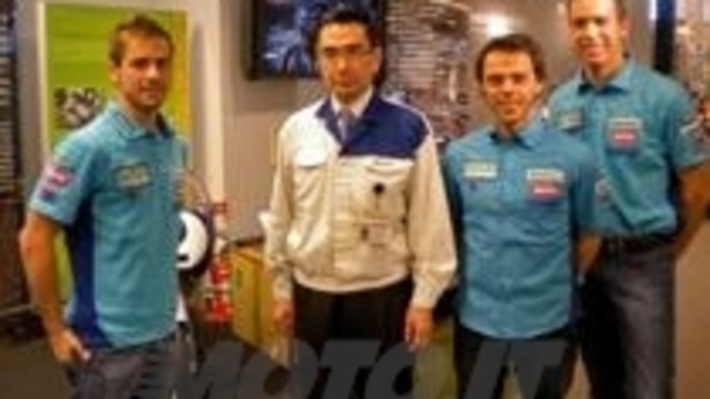 Capirossi e Bautista visitano la Suzuki