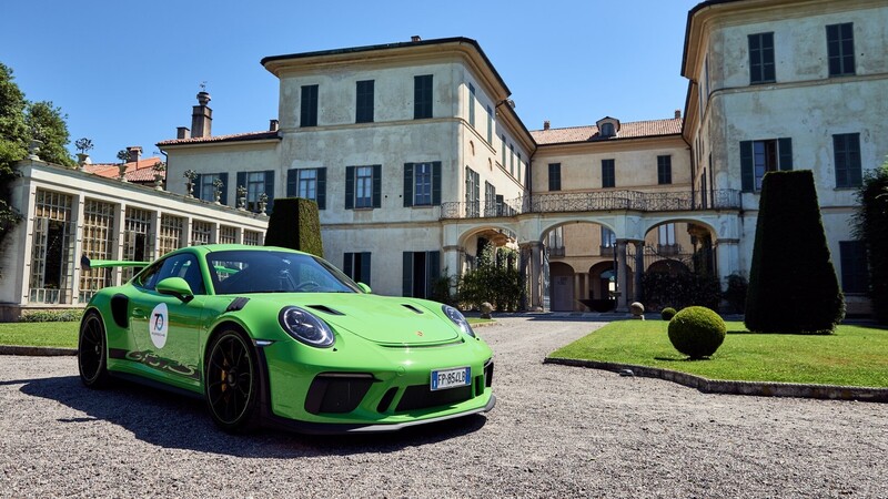 Porsche 911 GT3 RS: emozioni anche sfilando sul lago