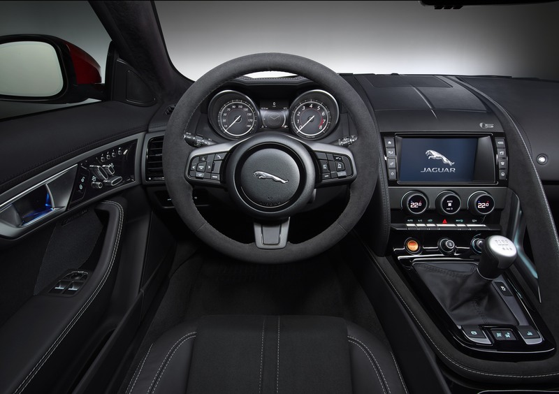 Jaguar F-Type Coupé (2014-25) (30)