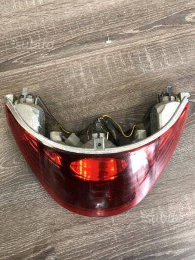 Faro posteriore Beverly 125/250/400 Piaggio