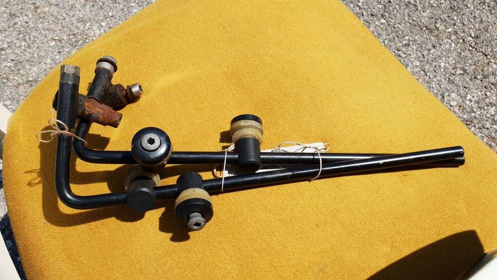 Attacchi parabrezza Aprilia Scarabeo 50 cc (2)