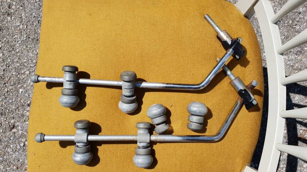 Attacchi parabrezza Aprilia Scarabeo 50 (2)