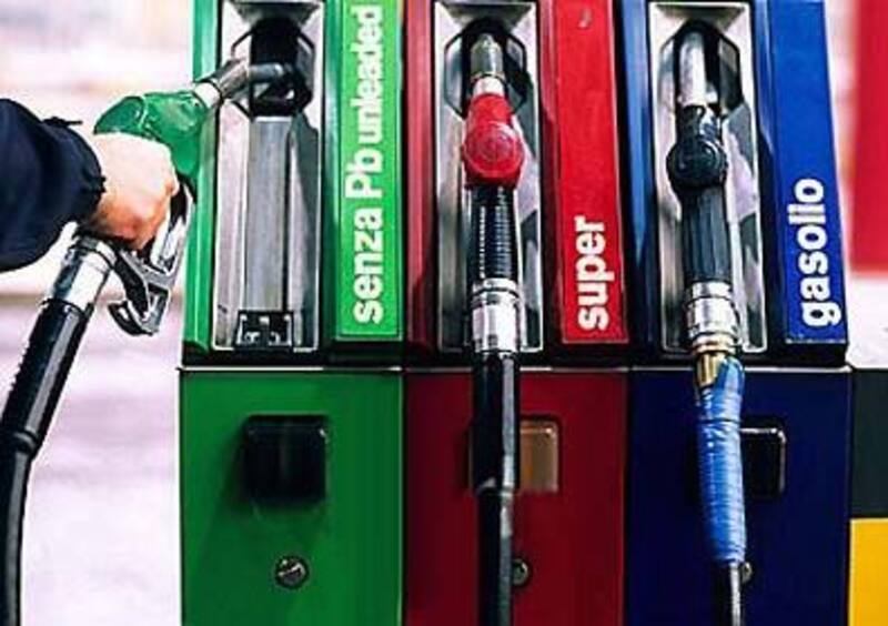 Benzina. Rialzo inarrestabile