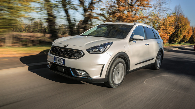 Kia Niro PHEV: il crossover ibrido diventa plug-in [video]