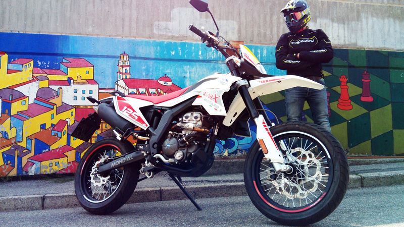 F.B Mondial SMX 125 Motard. Ragazzi che divertimento!