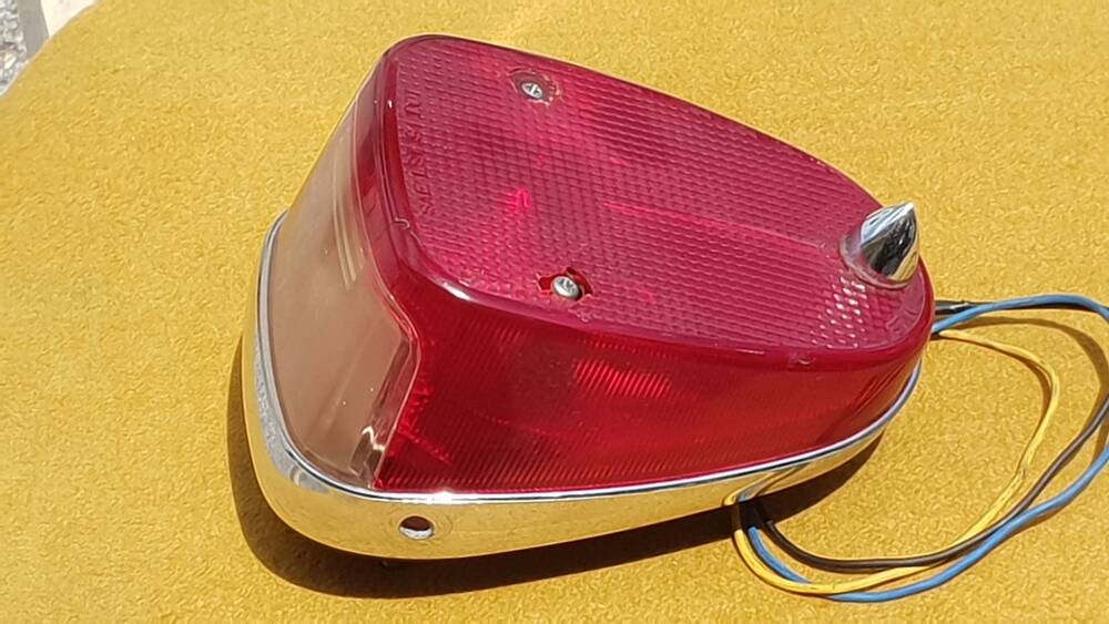 Fanale posteriore Yamaha Dragstar 650 Classic (2)