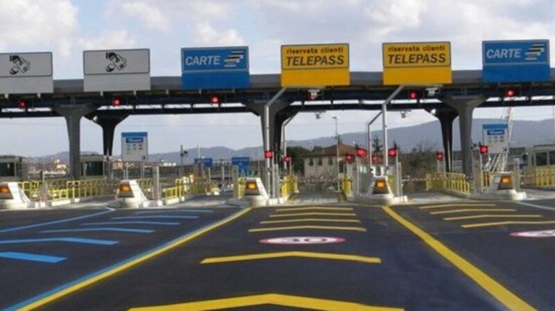 Telepass, cosa fare quando la sbarra non si alza: la guida