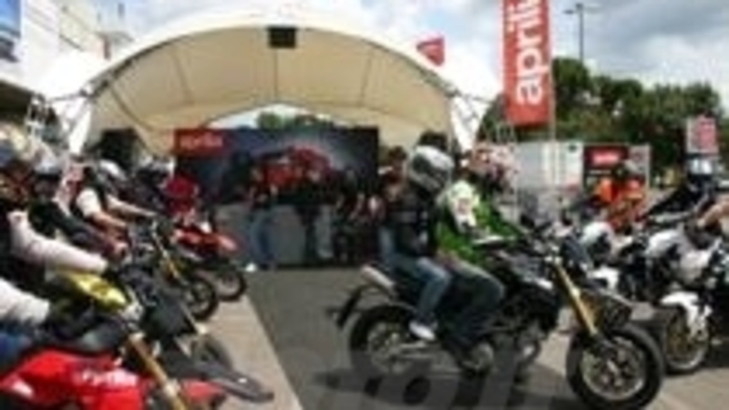 Aprilia Moto Live Tour 2010