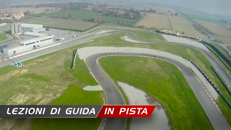 Corso di guida in pista per le GT, le piccole sportive. 3 - Curve in sequenza