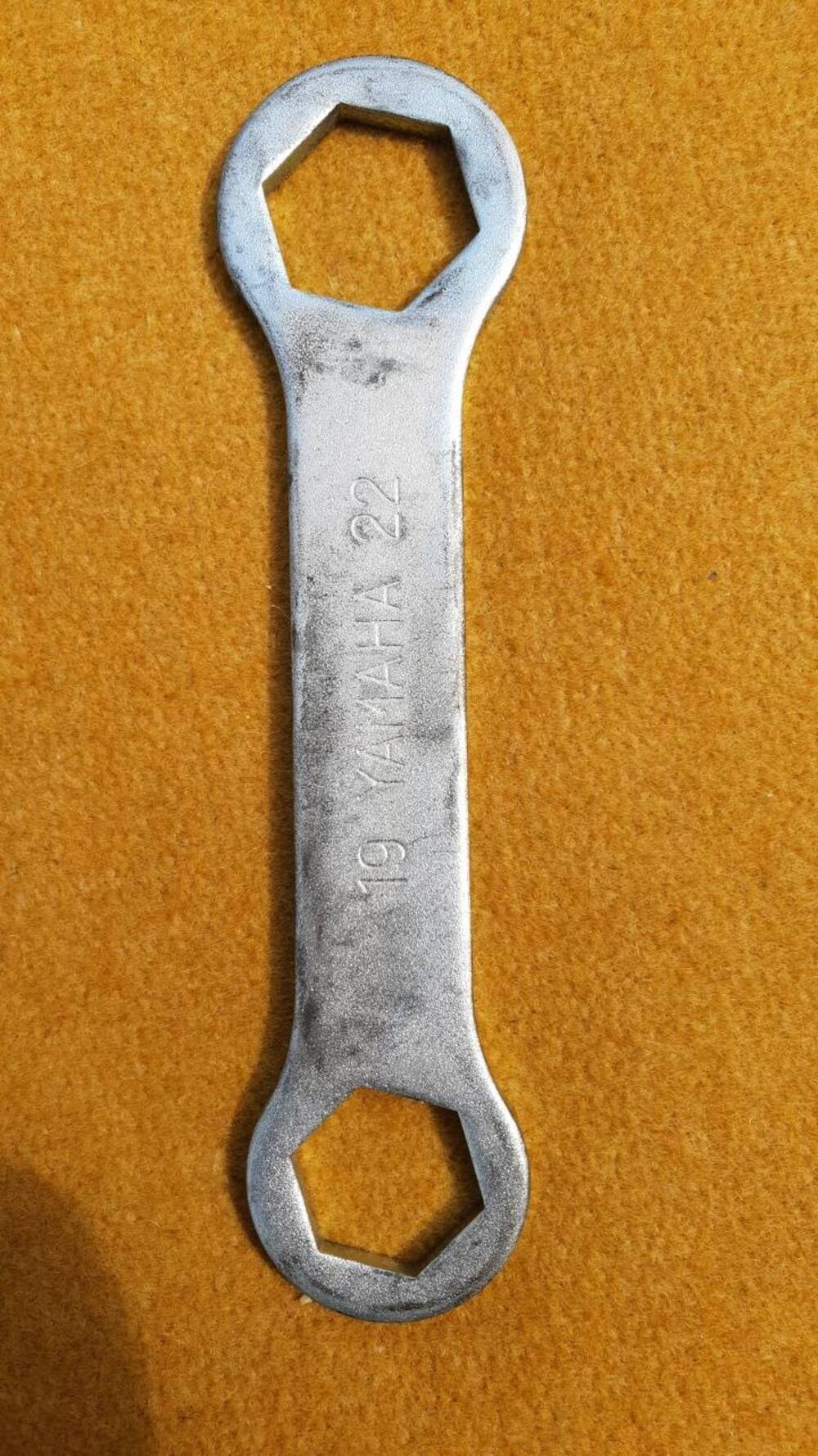 Chiave 19-22 mm Yamaha originale (2)