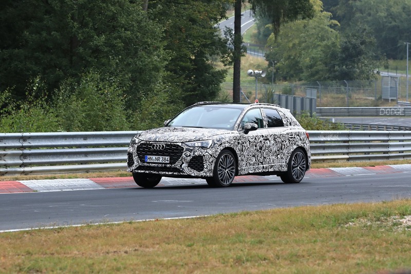 Audi RS Q3, nuove foto al Ring: avr&agrave; il motore da 400 CV della RS3?