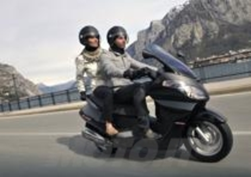 Aprilia Atlantic 300 debutta sul mercato