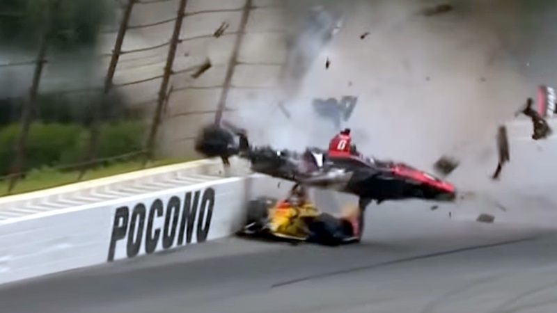 IndyCar: il pauroso schianto di Robert Wickens a Pocono [Video]