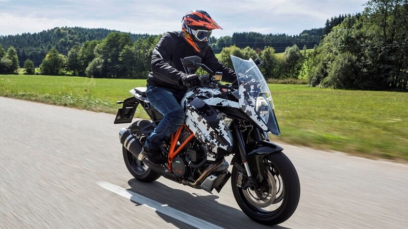 KTM Super Duke 1290 GT: la conferenza stampa live