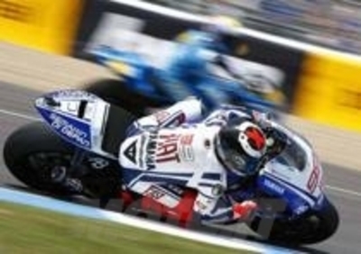 Lorenzo vince a Jerez, secondo Pedrosa. Anche Rossi sul podio