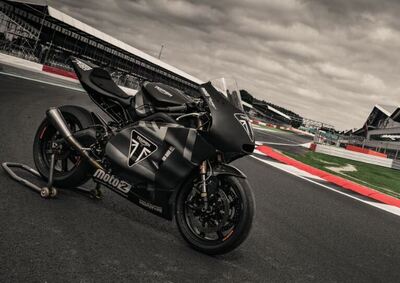 Triumph Moto2 a Silverstone con James Toseland