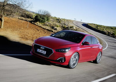 Hyundai i30 Fastback | Insolita e da provare [Video]