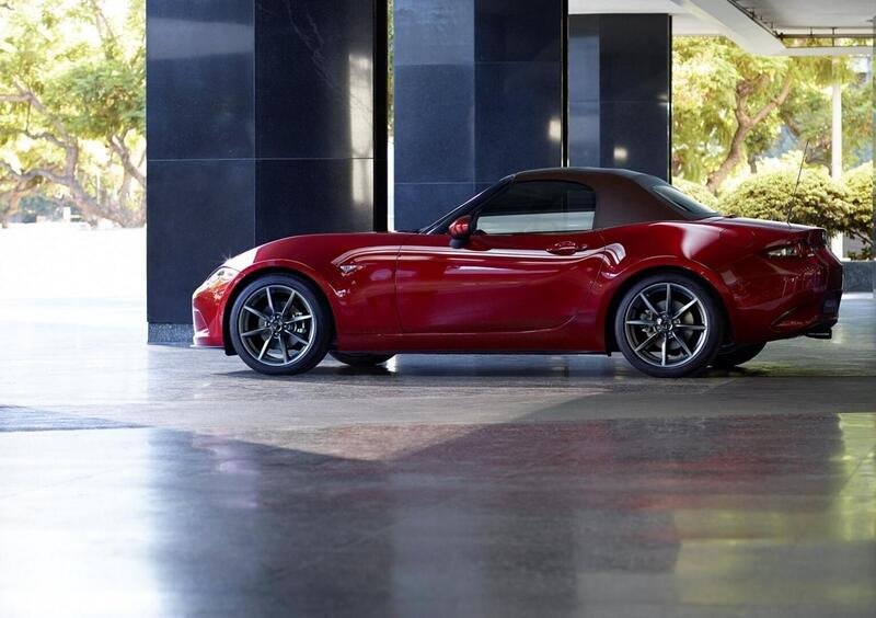 Mazda MX-5. Restyling per Spider e RF