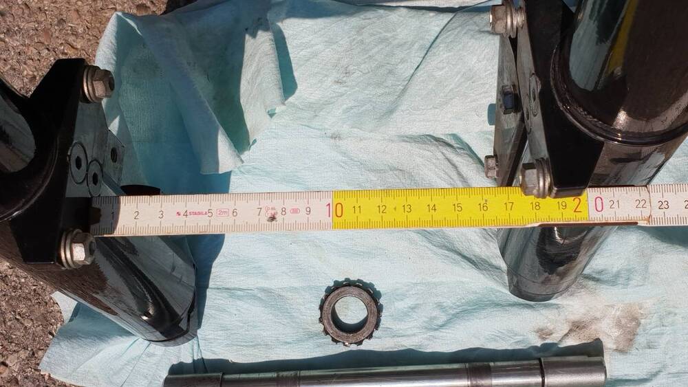 Forcella completa con piastra e perno Harley Davidson (9)