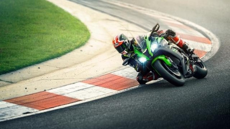 Kawasaki Ninja ZX-10 2019: nuovo motore e pi&ugrave; potenza