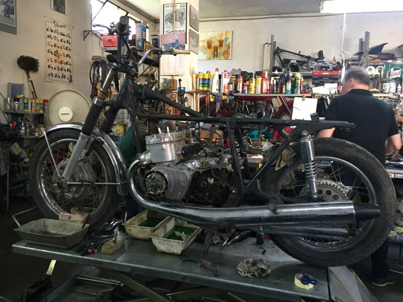La moto prima del restauro