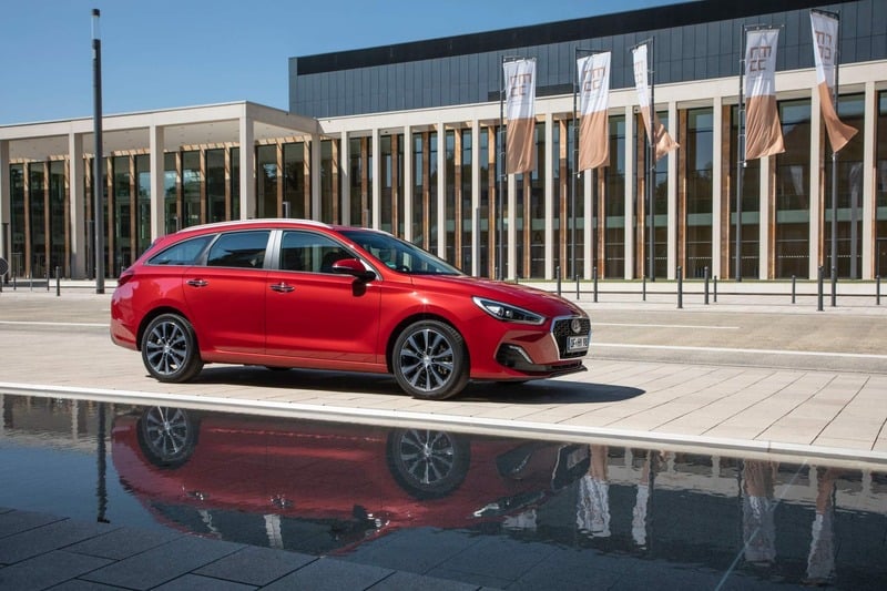 Hyundai i30, aggiornamenti estetici e nuovo motore diesel