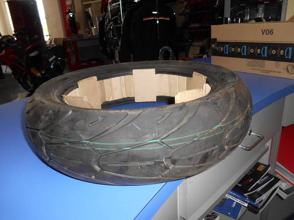 GOMME SCOOTER Vee Rubber