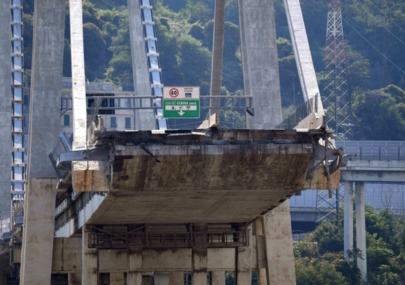 Crollo ponte Morandi, indagate 20 persone e Autostrade